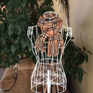 Plaid scarf with fringe